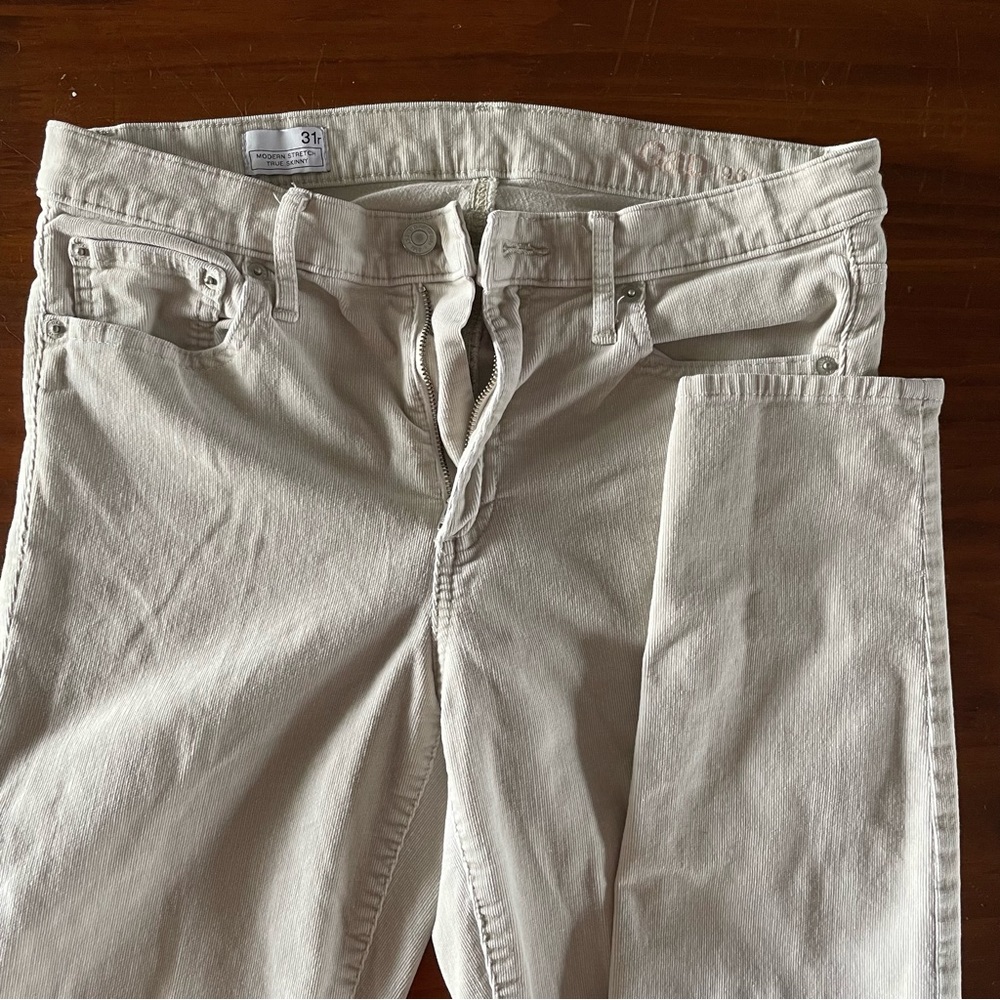 31 reg modern stretch true skinny GAP corduroy pants